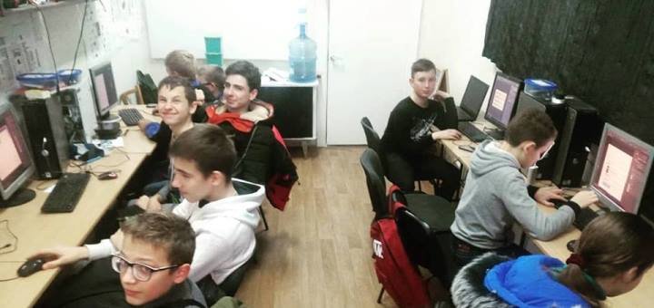 Знижки в освітньому центрі «volt education»