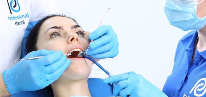 Стоматолог-терапевт в клинике «Professional Dental» в Киеве. Лечите зубы по скидке.