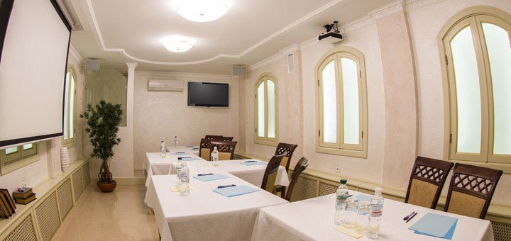 Конференц-зал в готелі «Катерина Велика» в Києві. Забронювати номер зі знижкою. Недорогі готелі в Києві.
