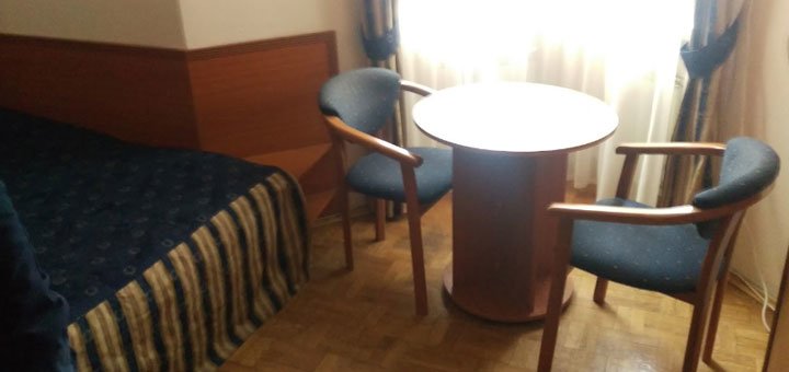 Номер в отеле «Жайвір» в Киеве. Забронировать номер со скидкой. Недорогие отели в Киеве.
