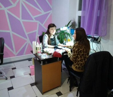 Маникюр и дизайн ногтей в салоне «Градиент». Записаться по скидке
