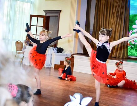 Promotion for classes in &quot;karins fitness kids&quot; in odessa. sign up with a discount