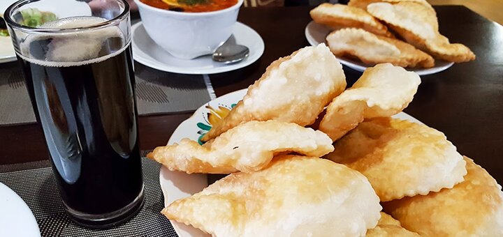Чебуреки и другие закуски в кафе Илюс в Мариуполе. Бронируйте со скидкой