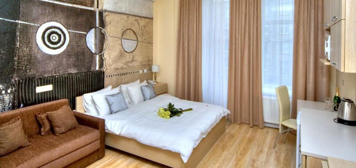 Room at the Fire Inn. Book a room at a discount. Cheap hotels in the center of Kiev.