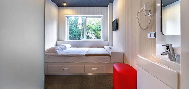 Номер в отеле «IQ hotel» в Киеве. Забронировать номер в отеле со скидкой. Отели в Киеве рядом с метро.