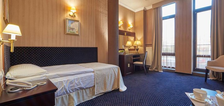 A room at the City Holiday Resort and Spa. Hotel "City Holiday resort & sp" in Kyiv. Book a room with a discount. SPA hotels near Kyiv.