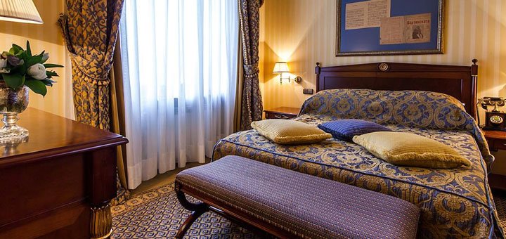 Room at the Premier Palace Hotel. Hotel «Premier Palace Hotel» in the center of Kiev. Book a room at the Premier Palace Hotel at a discount. Hotel in the center of Kiev.