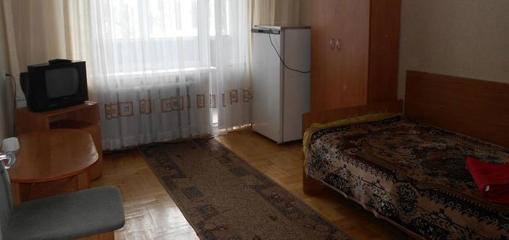 Номер в отеле «Сатурн» в Киеве. Забронировать номер со скидкой. Недорогой отель в Киеве.