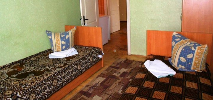 Номер в отеле «Сатурн» в Киеве. Забронировать номер со скидкой. Недорогой отель в Киеве.