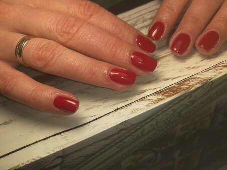 Coated manicure at the «Contrast» beauty salon in Odessa. Sign up for a promotion.