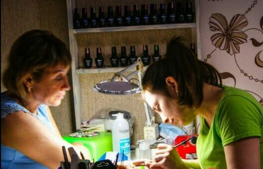 Hardware manicure at a nail service master on paton kherson at a discount