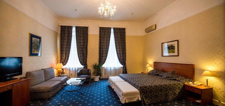 Номер в готелі «Grand Hotel Ukraine». Забронювати номер в готелі зі знижкою. Готелі в центрі Дніпра.