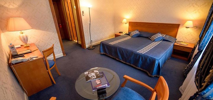 Номер в готелі «Grand Hotel Ukraine». Забронювати номер в готелі зі знижкою. Готелі в центрі Дніпра.