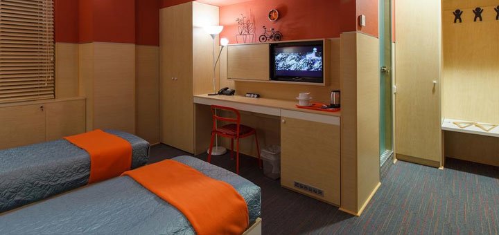 room at the Sliport hotel. Book a room at a discount. Hotel «Sleeport» in the Dnieper. Inexpensive hotel in the Dnieper.
