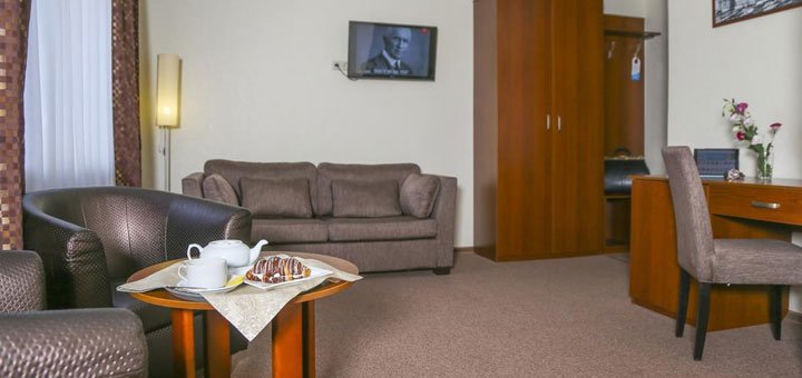 Room at the Dnepropetrovsk hotel in the Dnieper. Book a room at a discount. Hotel in the center of the Dnieper. Inexpensive hotel in the Dnieper.