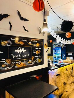 Troє v kanoye (rock-shaman-sandwich bar) in kamyanets-podolsk reviews