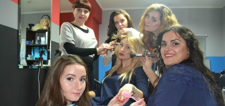 Masters of the Golden Beauty Salon in Vinnitsa. Make an appointment with the hairdresser.