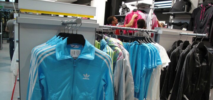 Promotions shop "adidas"