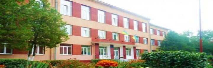 Початкова школа № 6 в ужгороді.