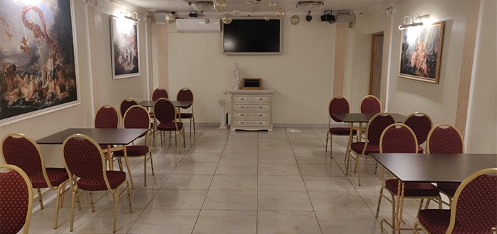 Leo Cafe in Kryvyi Rih. Inexpensive.