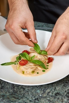 Restaurants &quot;vogue café kiev&quot;. attend with a discount11