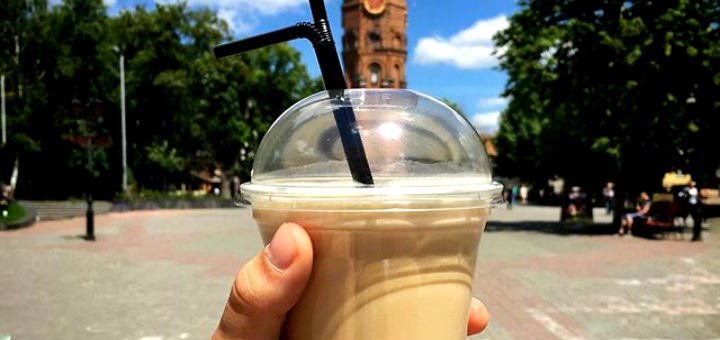Кофейный напиток в кофейне «BezBrendu» в Киеве. Заказывайте капучино, латте и напитки со скидкой.