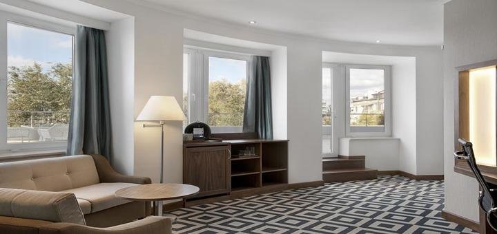Discounts at the hotel &quot;khortitsa palace&quot;