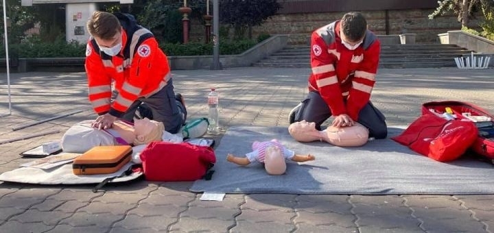 Курси першої допомоги Червоного Хреста у Львові