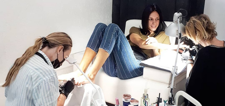 Lina Nails manicure studio in Kyiv. Sign up for promotion 2