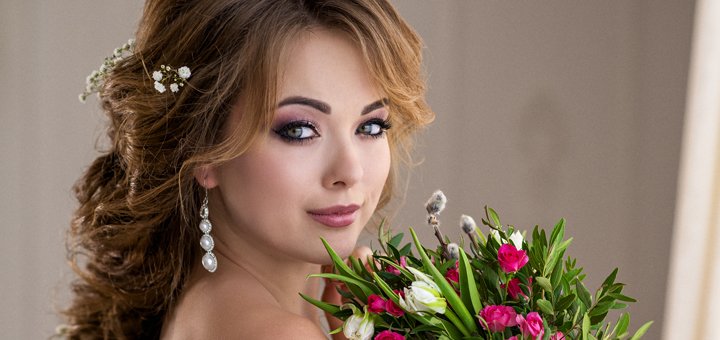 Свадебные прически в студии Beauty Екатерины Чибиневой в Кривом Роге. Записывайтесь к свадебному стилисту по акции.