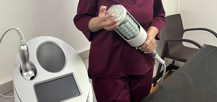 The Lines hardware cosmetology studio with a special offer of 1