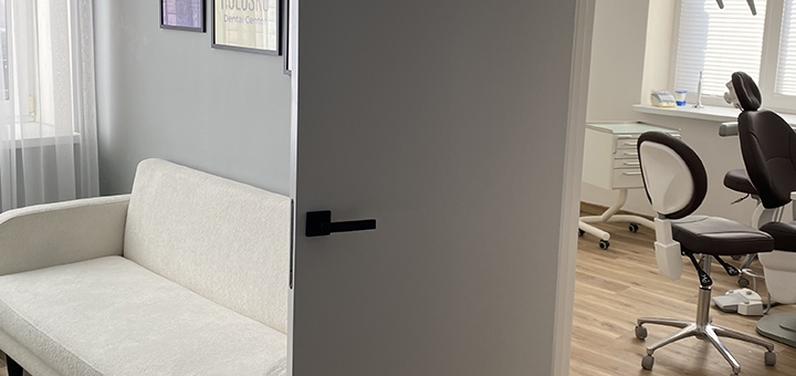 Стоматологическая клиника Holosko Dental Center. Посещайте по акции 3