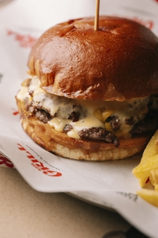 Mr. Grill Hotdogs & Burgers Відвідуйте по акції 3
