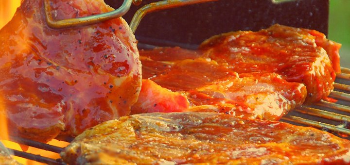 Discounts at the park grill restaurant. shashlik promotions in the restaurant. discounted meat3