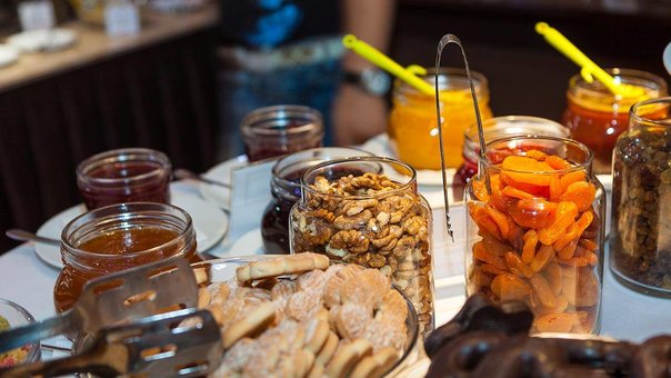The menu of the dining room of the hotel "Khreshchatyk". Book a room at a discount