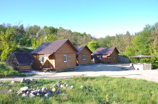 На території рибного господарства «Fishing & Park» на Росі. Плануйте відпочинок із знижкою.
