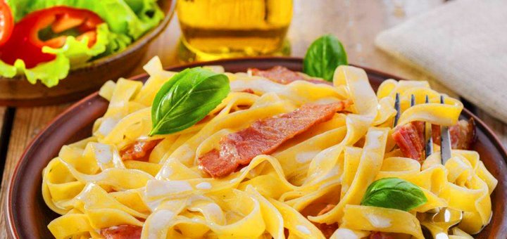 Alluring discount at Al Capone Restaurant