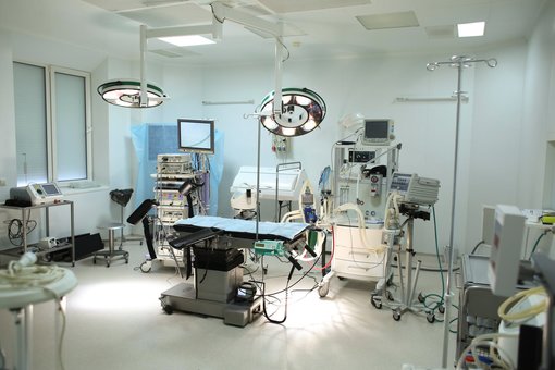 The operative gynecology room in the Nadiya clinic in Kiev. Make an appointment with a discount.