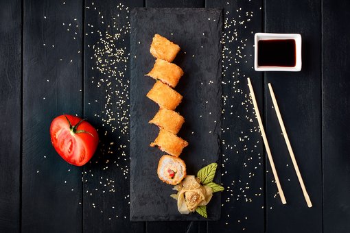 Yapona hata sushi-bar network. order sushi with a discount