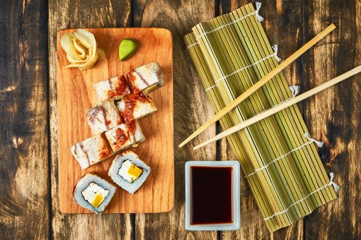 Yapona hata sushi-bar network. order sushi with a discount