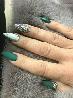 Manicure with gel polish coating in the «Figura» beauty salon in Kryvyi Rih. Come for the promotion.