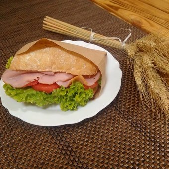 Sandwiches from the pizzeria "Home pizzeria" in Kiev. Order with a discount