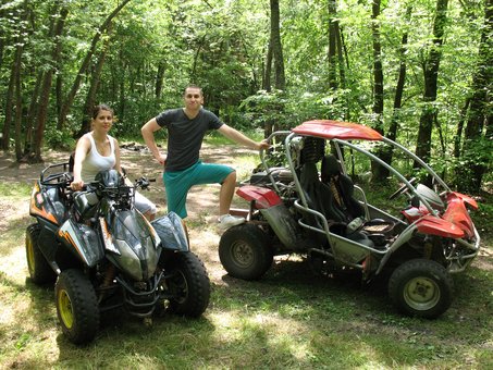Rent a buggy in the drive club «Dream for rent» in Kiev. Use with a discount.