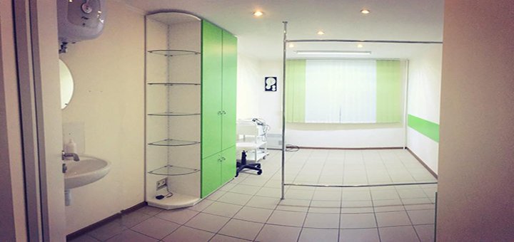 Beauty salon &quot;women`s day&quot;