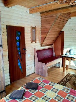 Double rooms in cottages «Bagonchik Tract» in Vorokhta. Book for the promotion.