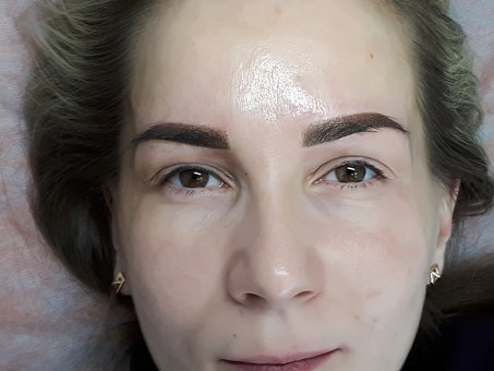 Eyebrow tattooing at Anna Kolesnik's studio in Kharkov. Do it at a discount.