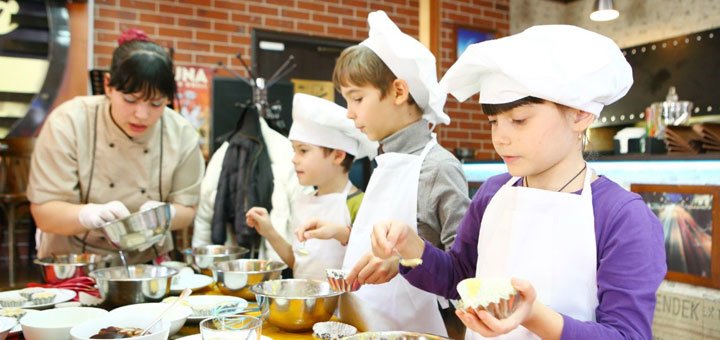 Culinary master class for children at the Luna Bar & Grill in Odessa. Sign up for a master class at a discount.